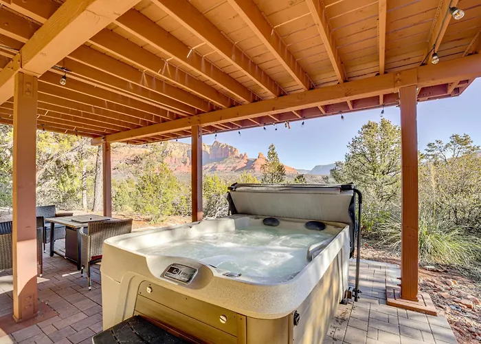 < 1 Mi To Shops: Uptown W/ Hot Tub! Dom wakacyjny *