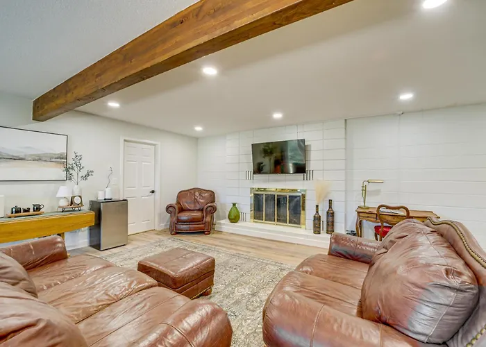 < 1 Mi To Shops: Uptown W/ Hot Tub! Dom wakacyjny